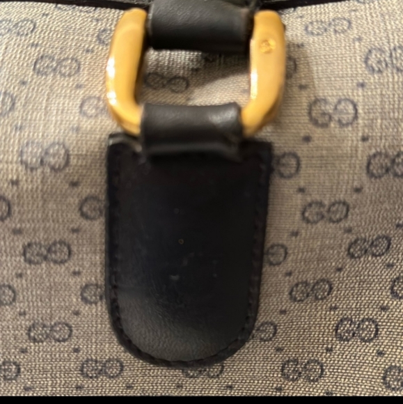 VINTAGE Gucci FAIR CONDITION - Picture 5 of 10